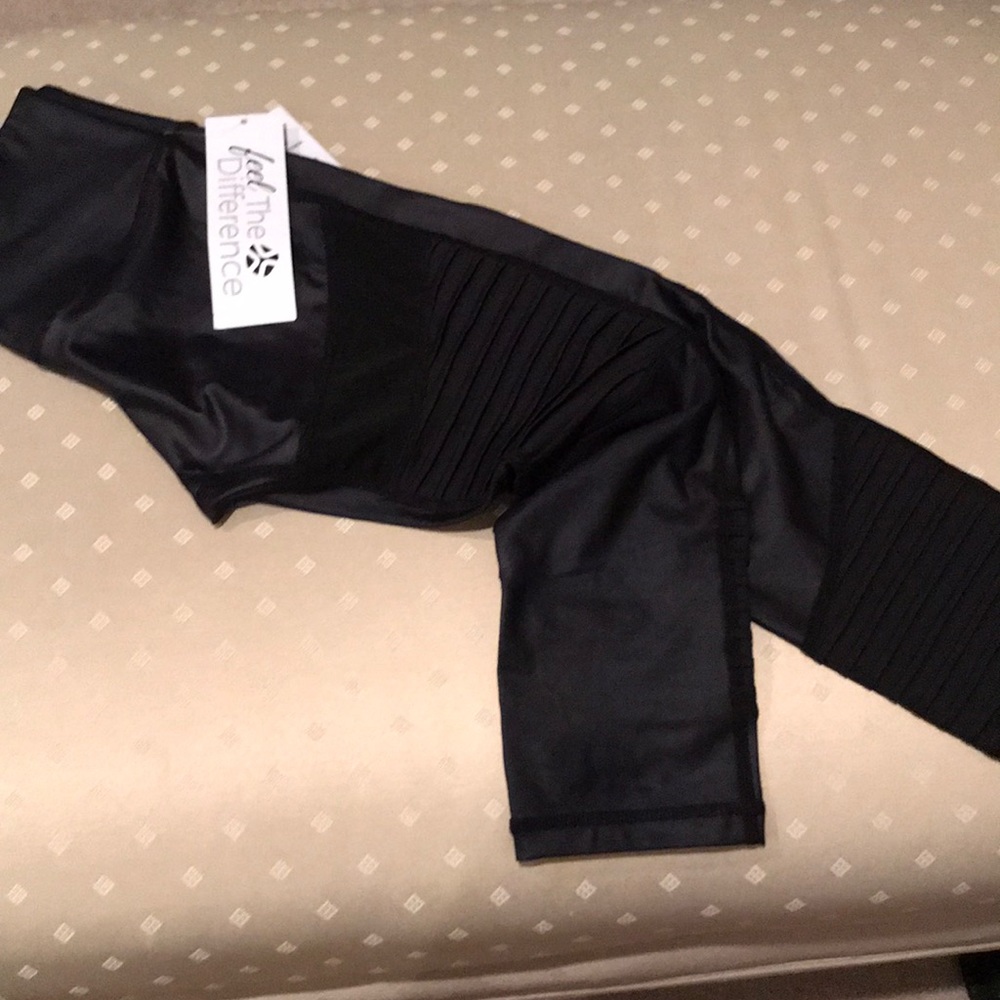 Black crop leggings/work out pants